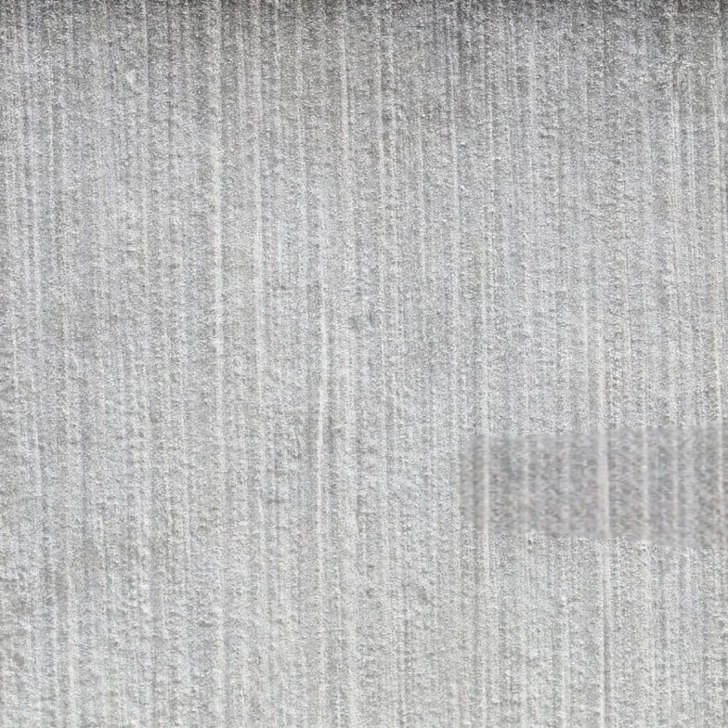 Beton periat gri cu linii decorative și aspect modern pentru alei pietonale